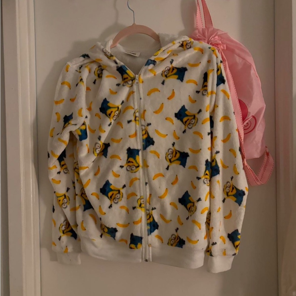 minion sweater
